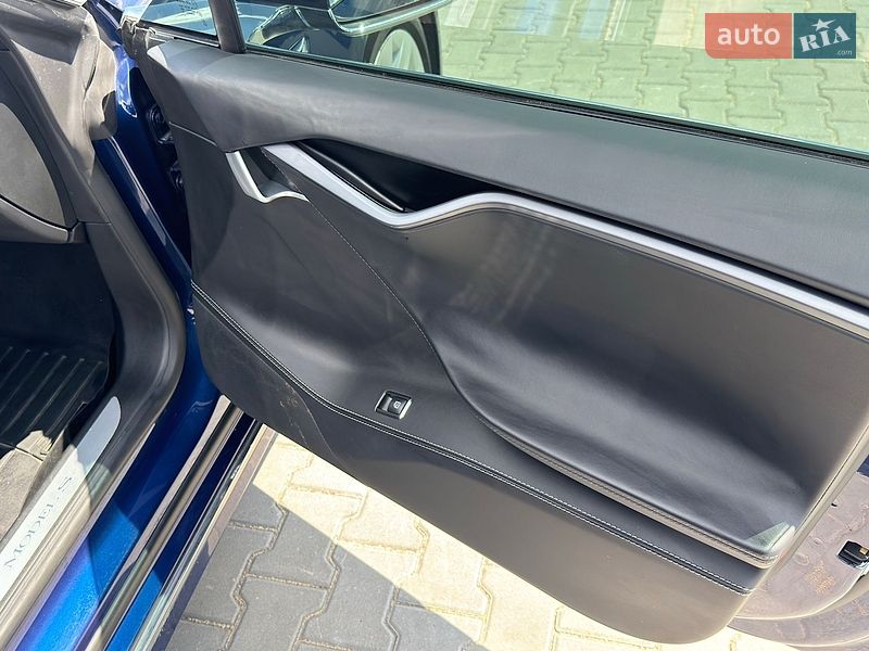 Лифтбек Tesla Model S 2018 в Хмельницком