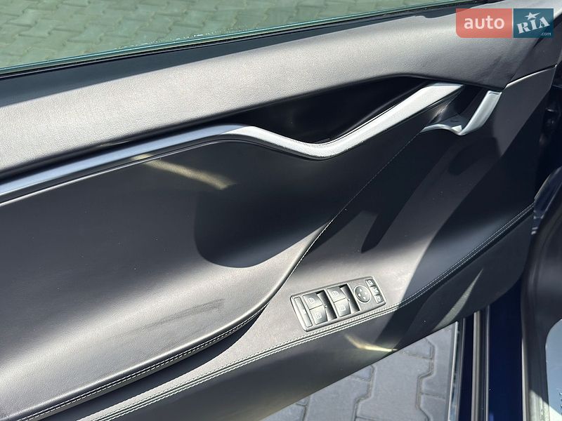 Лифтбек Tesla Model S 2018 в Хмельницком