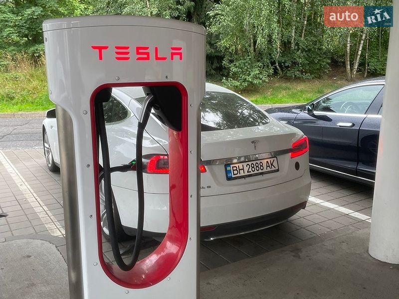 Ліфтбек Tesla Model S 2013 в Одесі