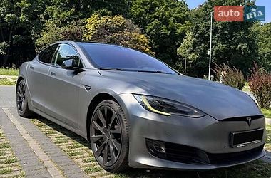 Tesla Model S  2018