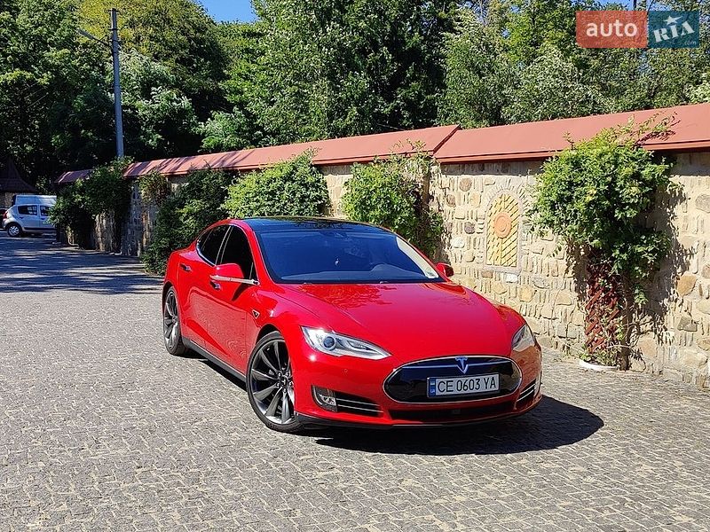 Tesla Model S 2015