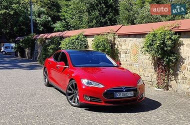 Tesla Model S 2015