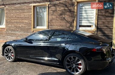 Лифтбек Tesla Model S 2019 в Львове