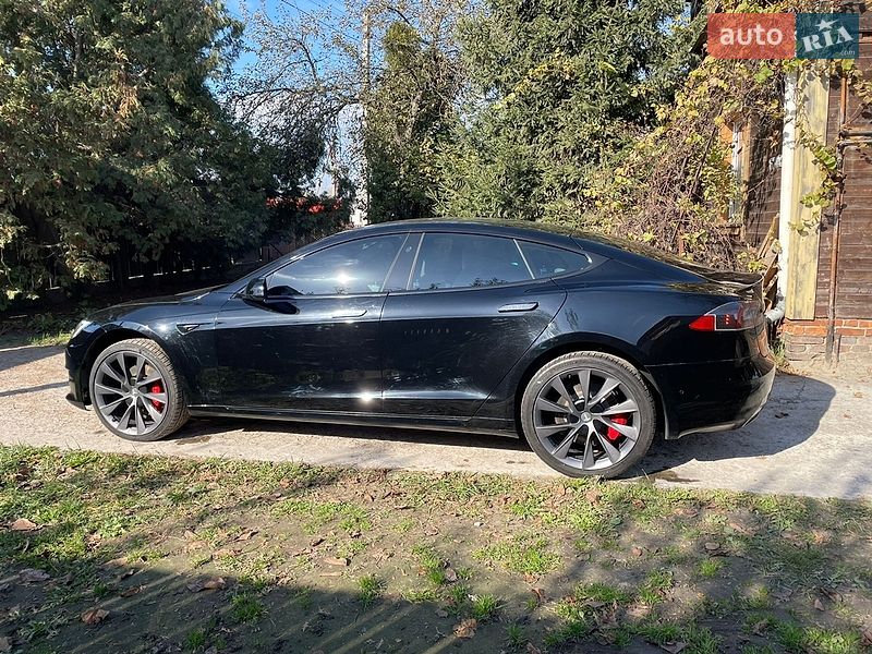 Лифтбек Tesla Model S 2019 в Львове