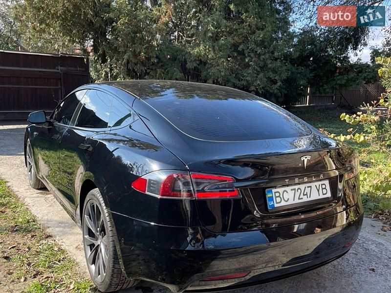 Лифтбек Tesla Model S 2019 в Львове
