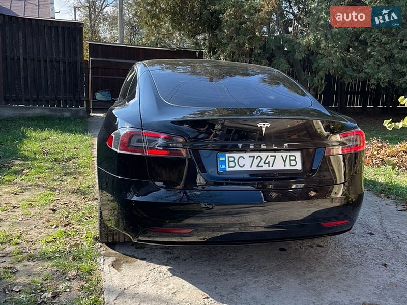 Лифтбек Tesla Model S 2019 в Львове