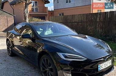 Лифтбек Tesla Model S 2019 в Львове
