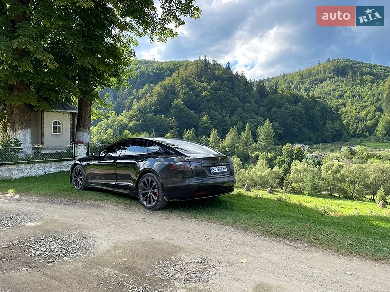 Лифтбек Tesla Model S 2019 в Львове