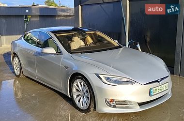 Tesla Model S  2016