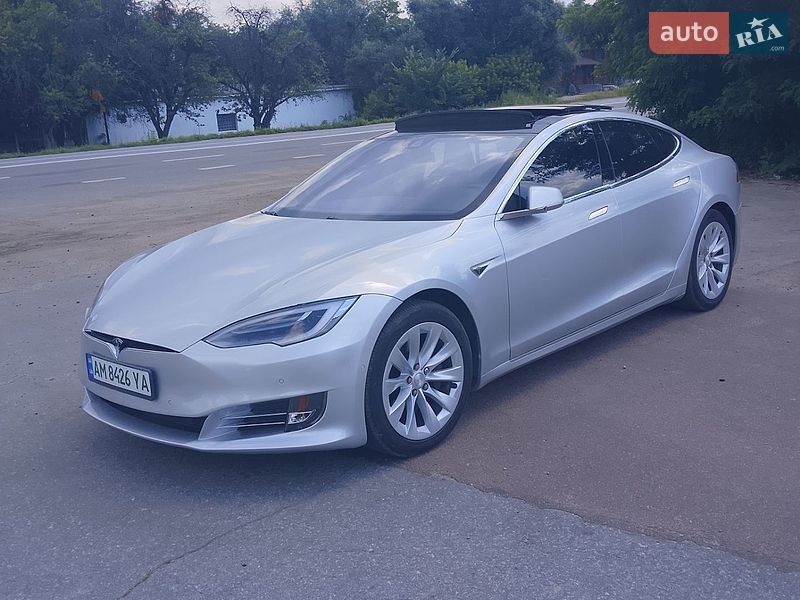 Tesla Model S 2016