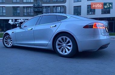 Ліфтбек Tesla Model S 2016 в Львові