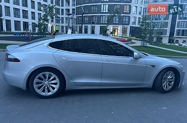 Ліфтбек Tesla Model S 2016 в Львові
