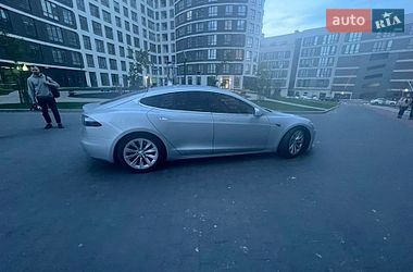 Ліфтбек Tesla Model S 2016 в Львові