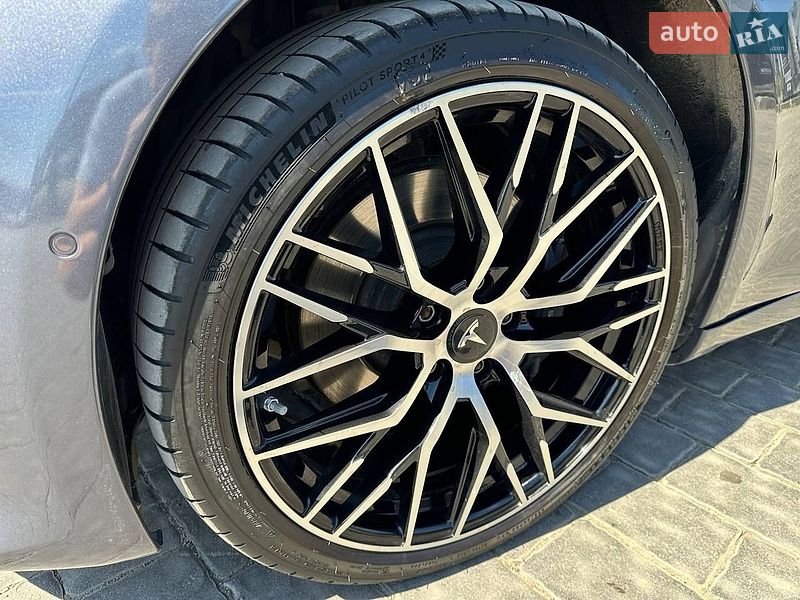 Ліфтбек Tesla Model S 2020 в Івано-Франківську