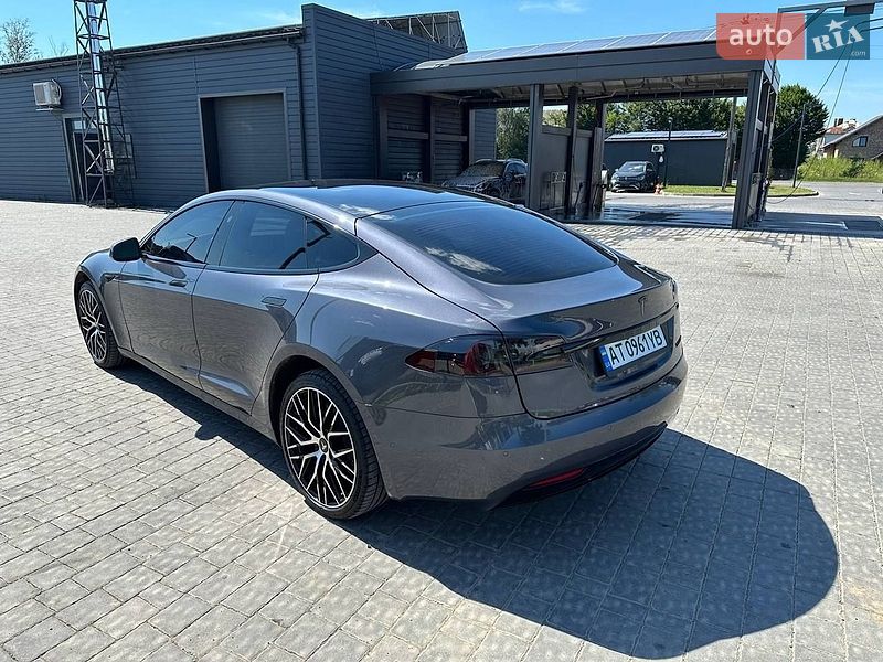 Ліфтбек Tesla Model S 2020 в Івано-Франківську