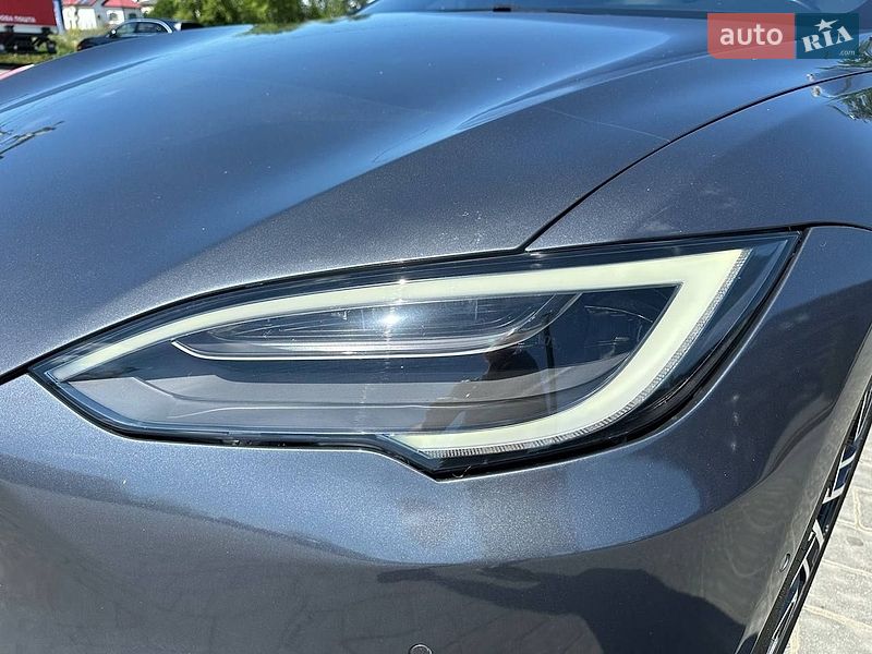 Ліфтбек Tesla Model S 2020 в Івано-Франківську