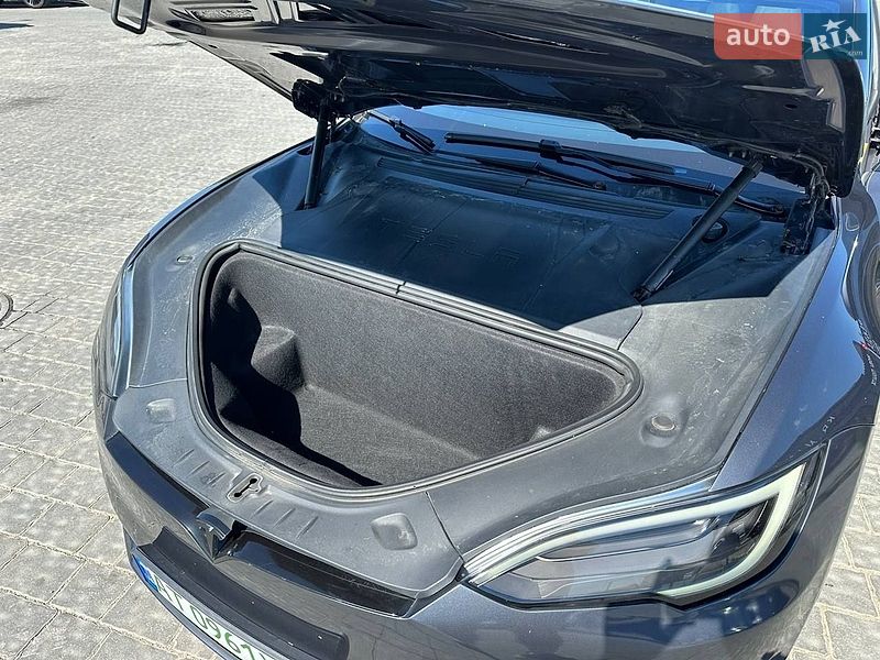 Ліфтбек Tesla Model S 2020 в Івано-Франківську