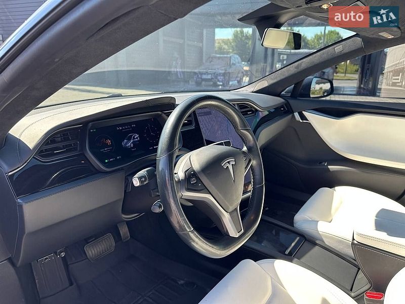 Ліфтбек Tesla Model S 2020 в Івано-Франківську