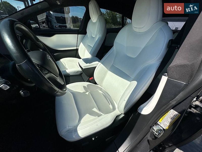 Ліфтбек Tesla Model S 2020 в Івано-Франківську