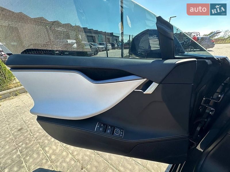 Ліфтбек Tesla Model S 2020 в Івано-Франківську
