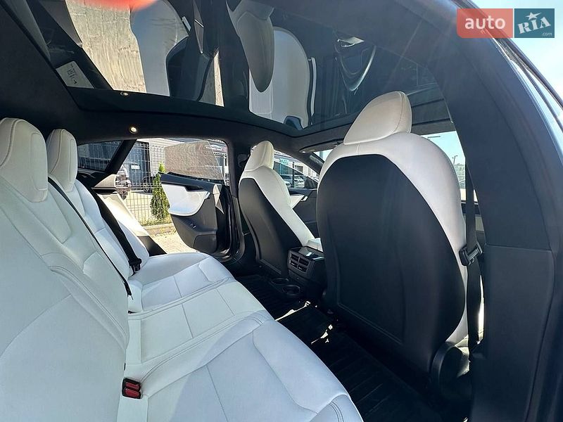 Ліфтбек Tesla Model S 2020 в Івано-Франківську