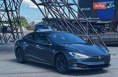 Tesla Model S  2018