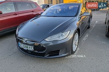 Tesla Model S  2015