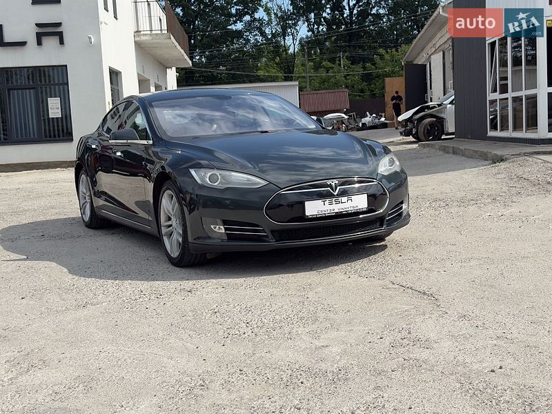 Лифтбек Tesla Model S 2013 в Виннице