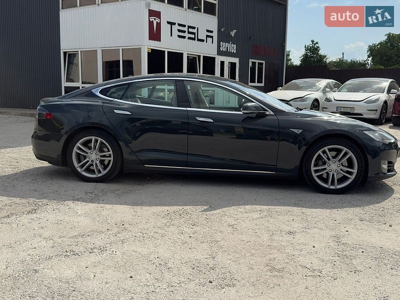 Лифтбек Tesla Model S 2013 в Виннице