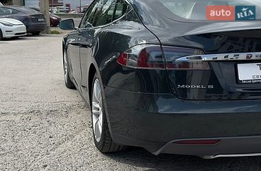 Лифтбек Tesla Model S 2013 в Виннице