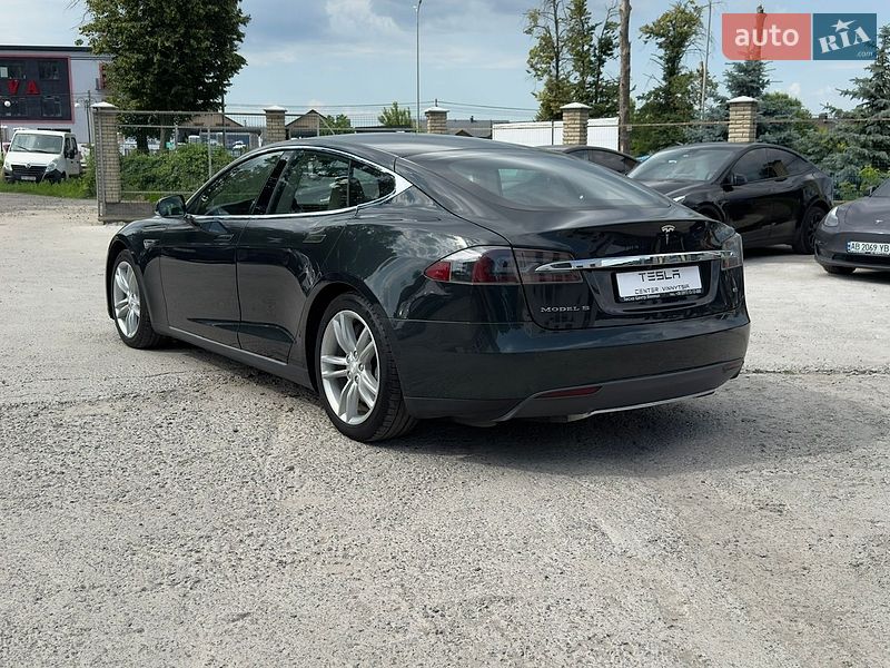 Лифтбек Tesla Model S 2013 в Виннице