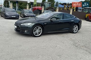 Лифтбек Tesla Model S 2013 в Виннице