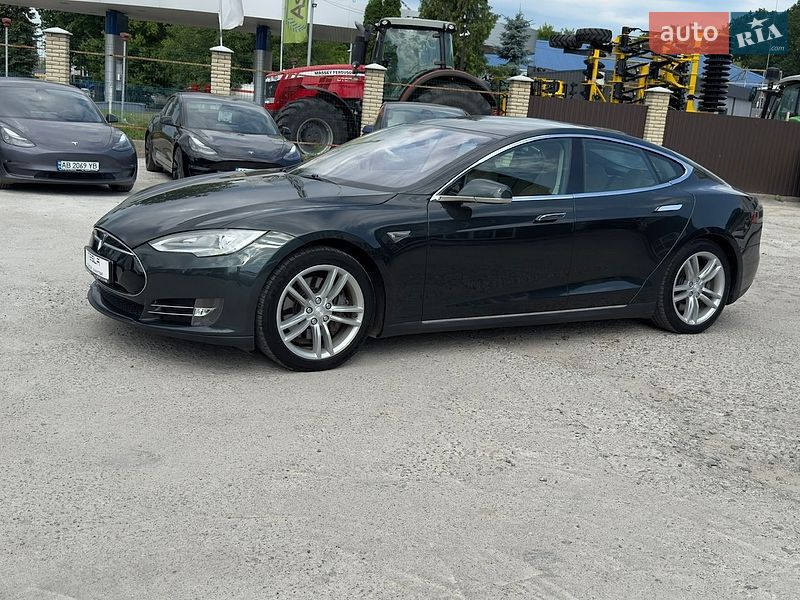 Лифтбек Tesla Model S 2013 в Виннице