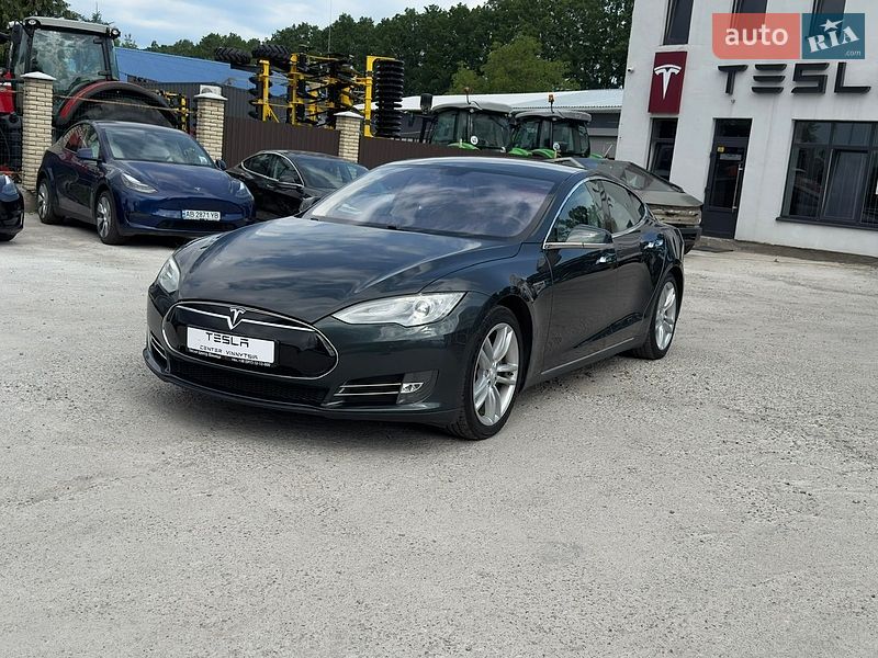 Лифтбек Tesla Model S 2013 в Виннице