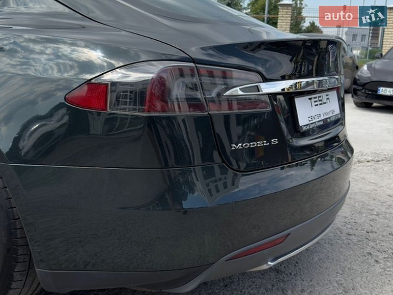 Лифтбек Tesla Model S 2013 в Виннице