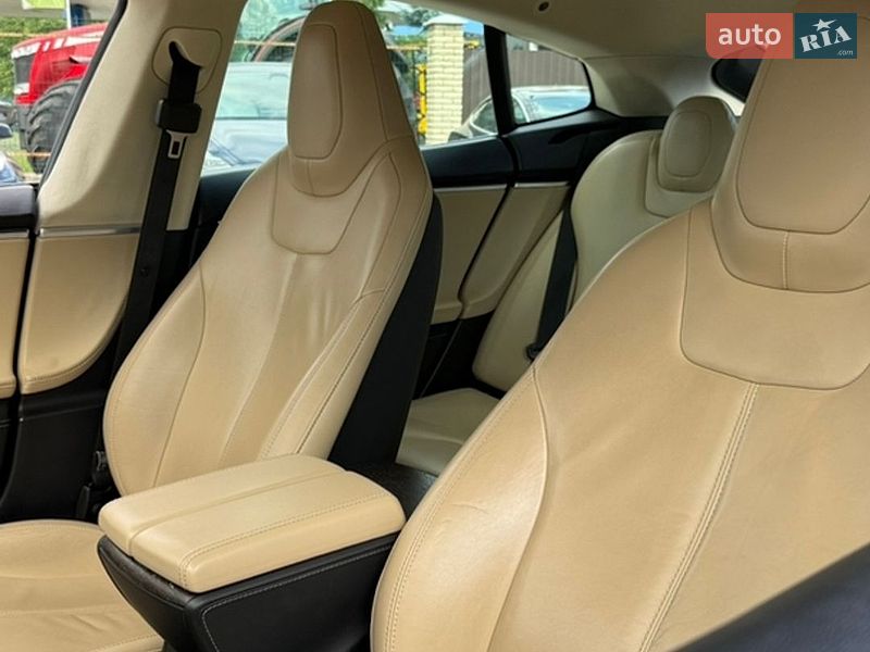 Лифтбек Tesla Model S 2013 в Виннице