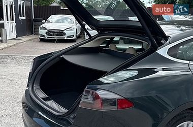 Лифтбек Tesla Model S 2013 в Виннице