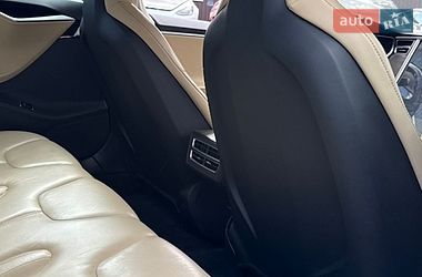Лифтбек Tesla Model S 2013 в Виннице