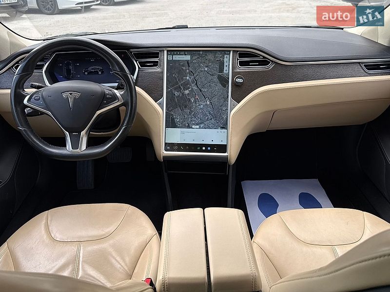 Лифтбек Tesla Model S 2013 в Виннице