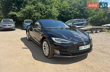 Tesla Model S 2016