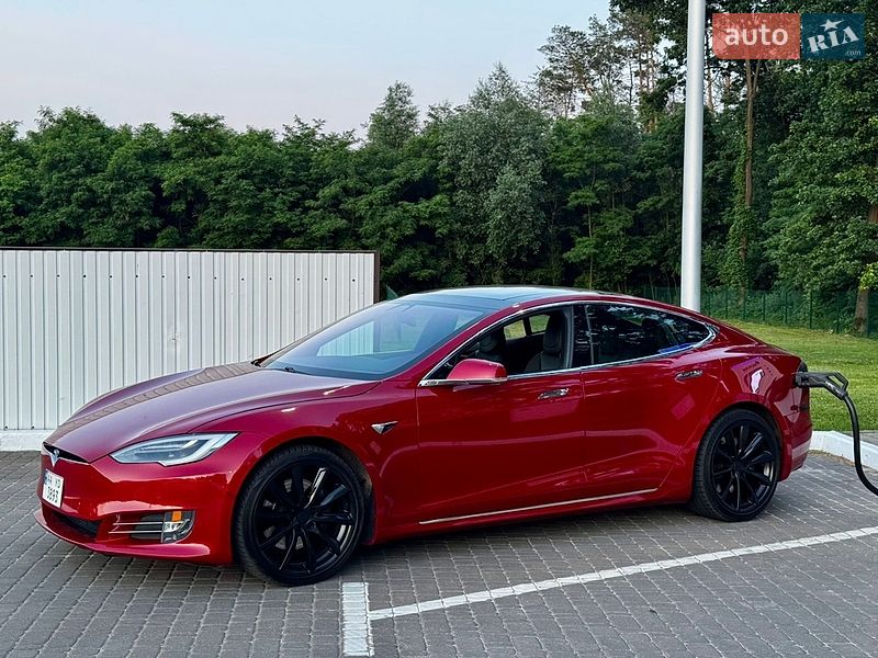 Tesla Model S 2018