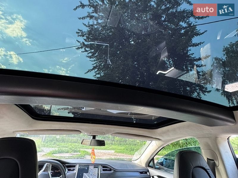 Лифтбек Tesla Model S 2013 в Баре