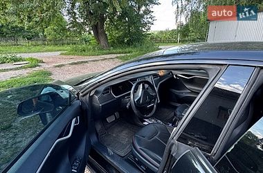 Лифтбек Tesla Model S 2013 в Баре