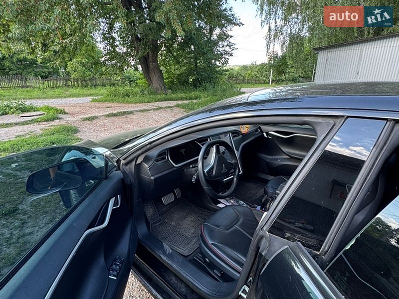 Лифтбек Tesla Model S 2013 в Баре