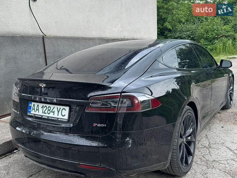 Лифтбек Tesla Model S 2013 в Баре