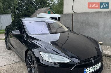 Лифтбек Tesla Model S 2013 в Баре