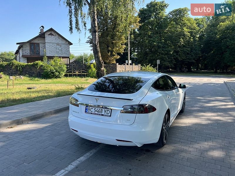 Ліфтбек Tesla Model S 2015 в Бродах фото 17 Ліфтбек Tesla Model S 2015 в Бродах