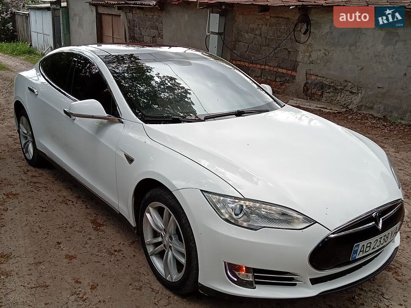 Tesla Model S 2013