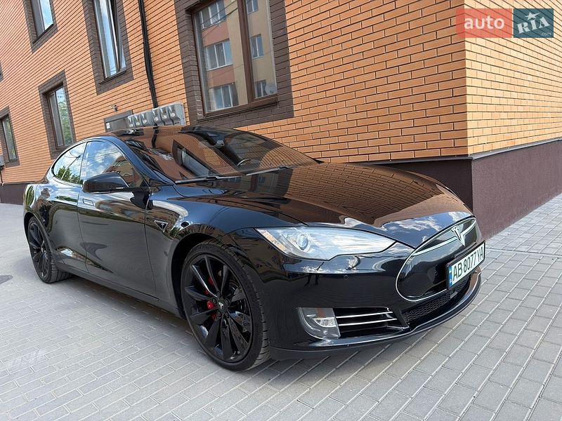 Tesla Model S 2014