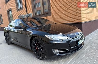 Tesla Model S  2014